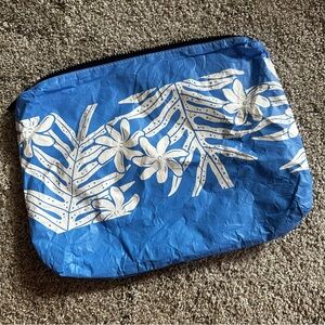ALOHA Collection Mid Laua'e Pouch in Lapis
